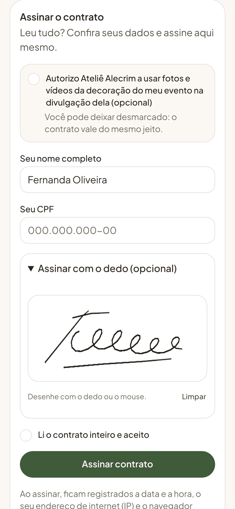 Página de assinatura do contrato no celular, com o nome, o CPF e a assinatura desenhada com o dedo.
